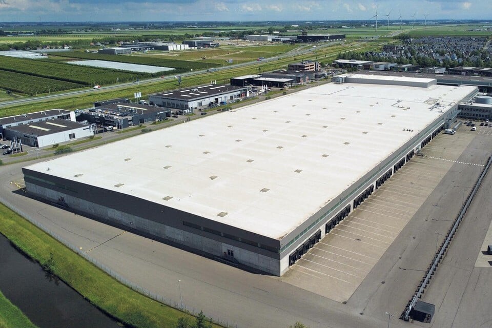 Wit dak Distributiecentrum LIDL Zwaag Noordhollands Dagblad Eric Molenaar WF